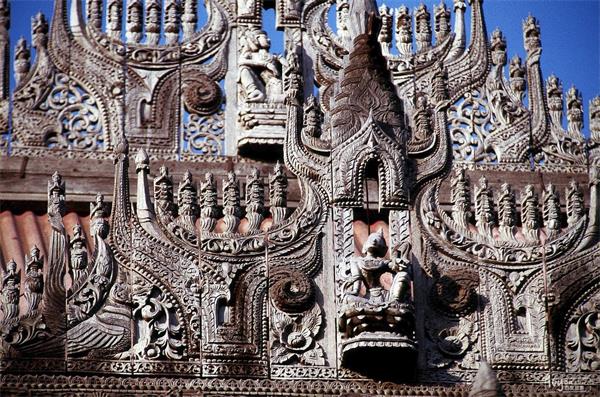 緬甸金色宮殿柚木寺